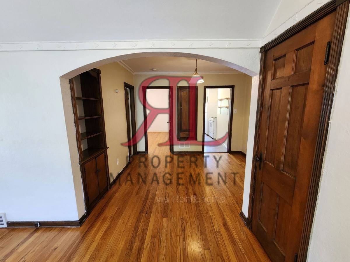 1088 NW Blvd #D - Photo 3 of 5