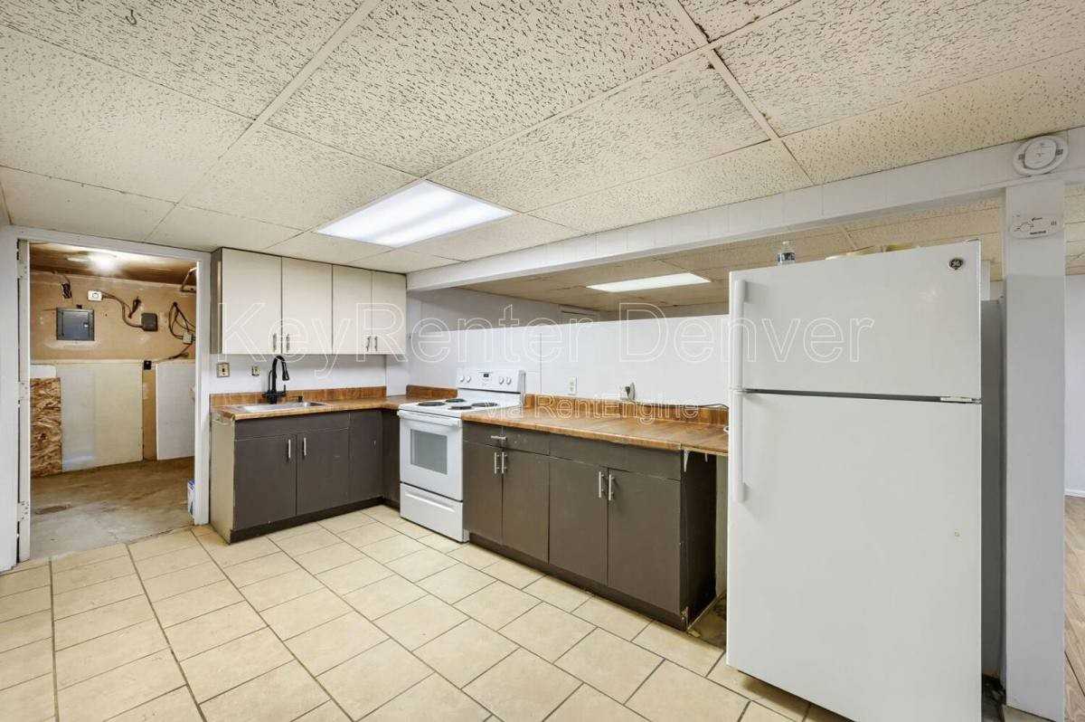 9406 W 57th Ave #6 - Photo 5 of 8