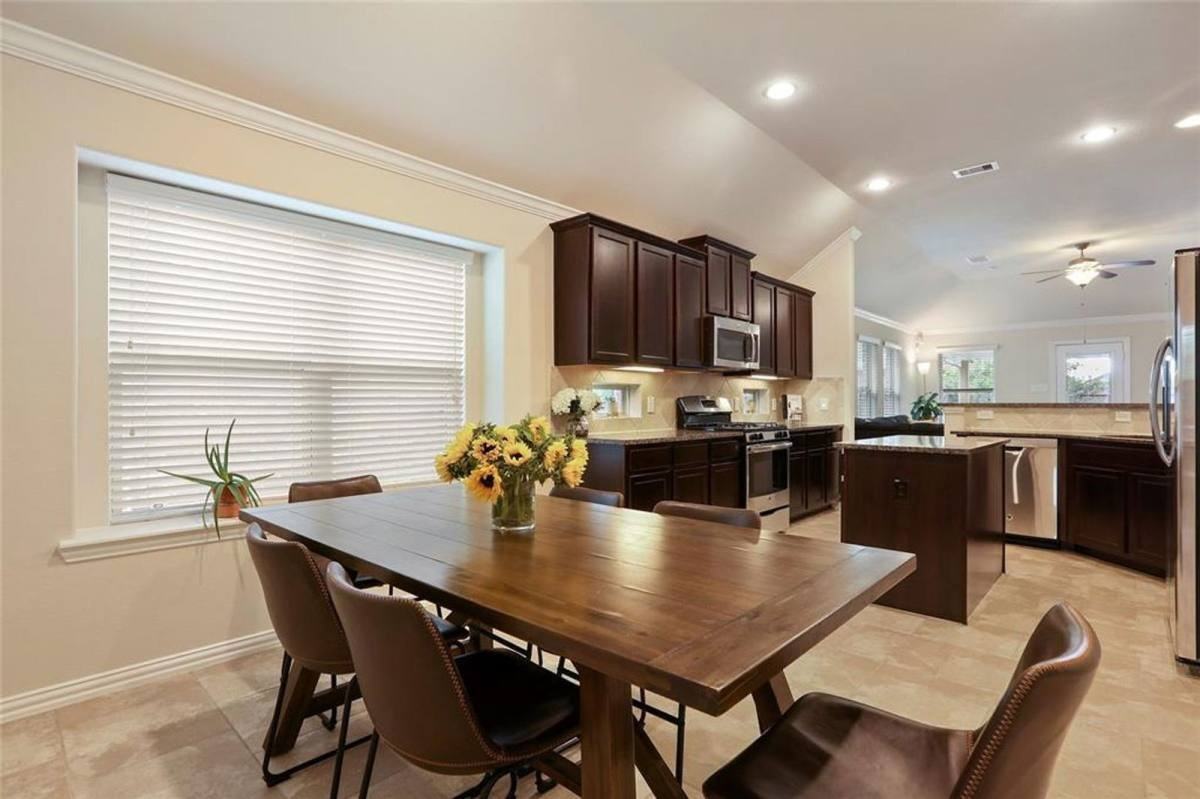 31730 Chapel Rock Ln - Photo 2 of 9