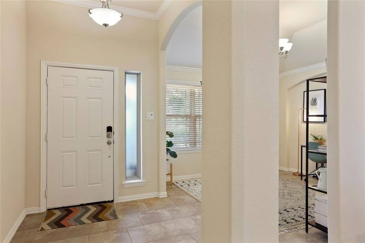 31730 Chapel Rock Ln - Photo 3 of 9