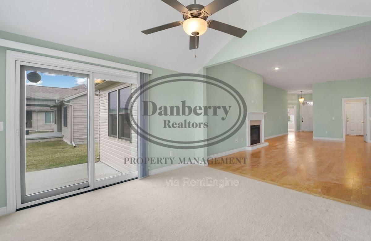 14866 Lake Winds Dr - Photo 2 of 9