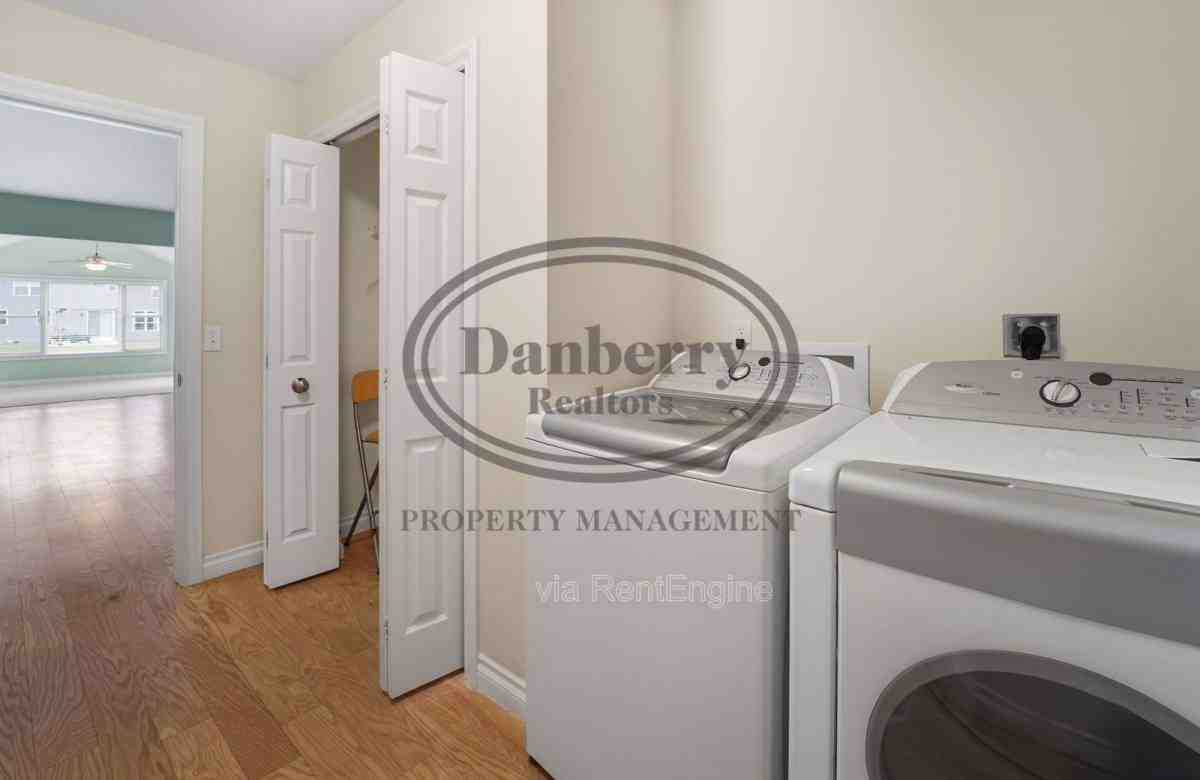 14866 Lake Winds Dr - Photo 4 of 9