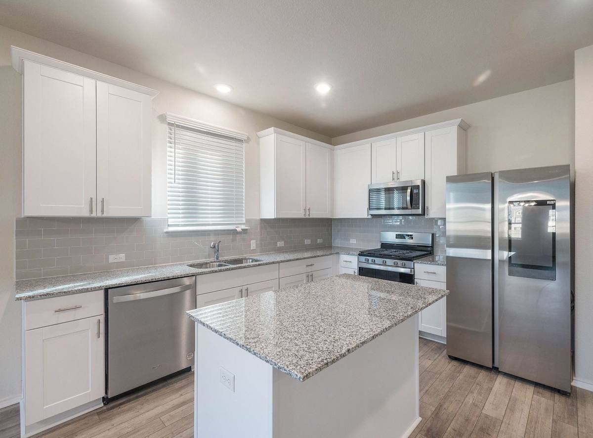 181 Sugarberry Dr - Photo 3 of 6