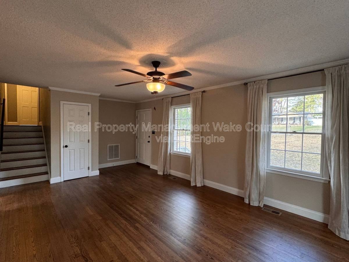 7001 Norton Ln - Photo 3 of 7