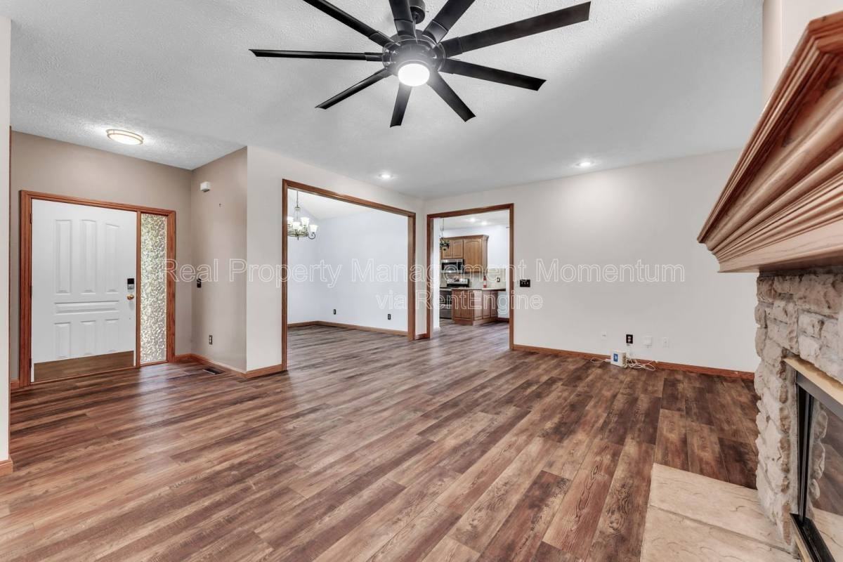 514 N Ellen St - Photo 2 of 10