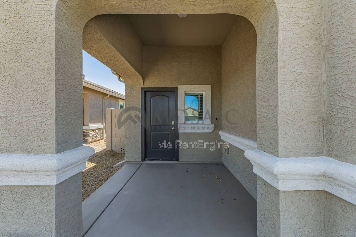 35349 W San Alvarez Ave - Photo 3 of 10