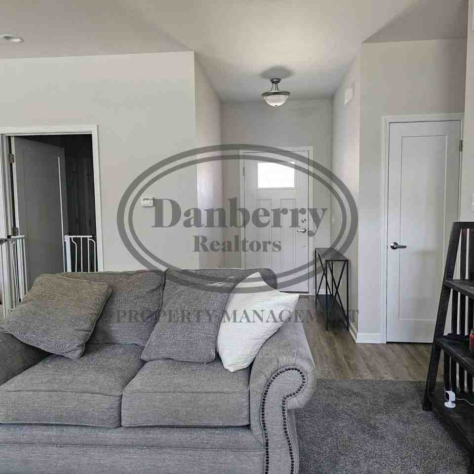 6625 Wesley Dr - Photo 3 of 5
