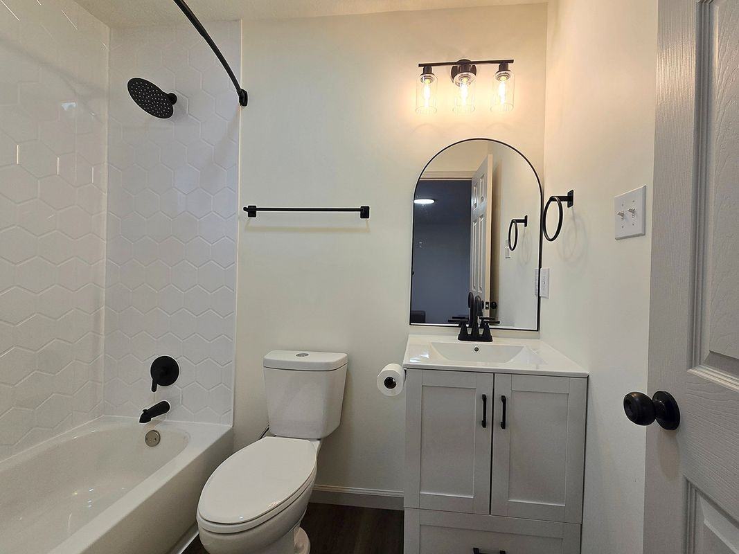 420 W Huntington Ave ##A - Photo 4 of 15