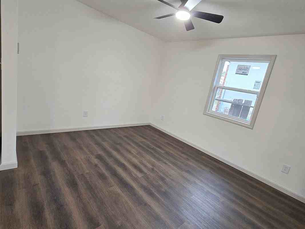 420 W Huntington Ave ##A - Photo 5 of 15