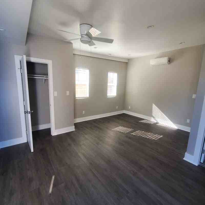 4569 Catalpa St - Photo 2 of 15