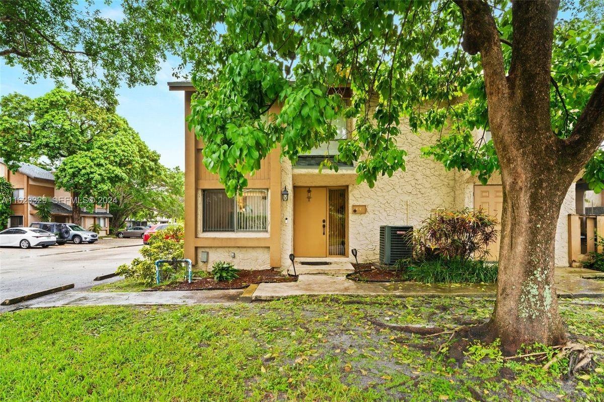 64 Wimbledon Lake Dr - Photo 2 of 15