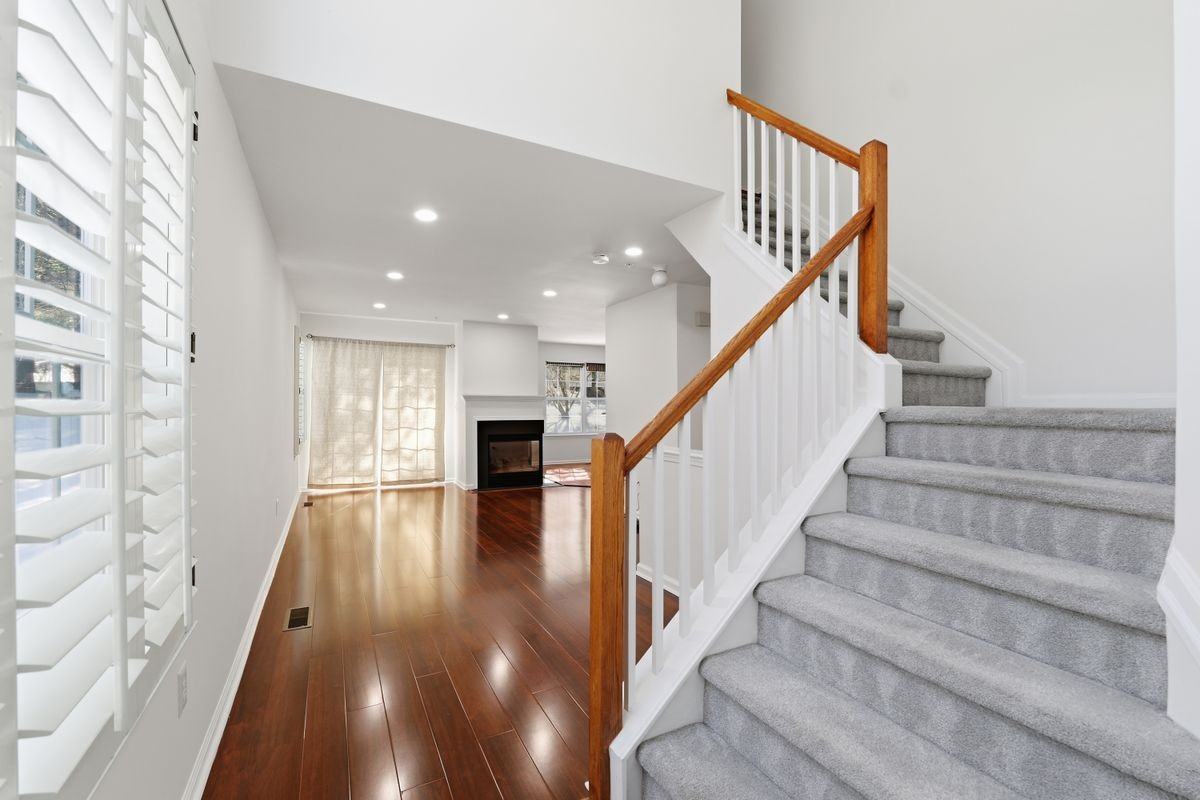 402 Dalton Ct - Photo 4 of 26