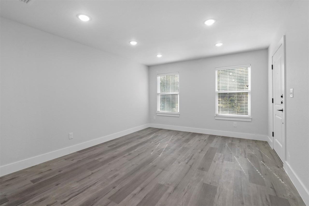 516 514/516 N Rusk Ave #516 - Photo 5 of 15