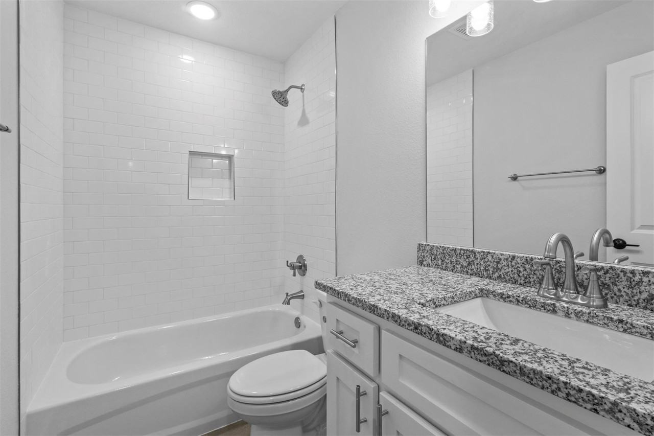 516 514/516 N Rusk Ave #516 - Photo 4 of 15