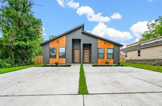 2005 Bourland St #B - Photo 1 of 1