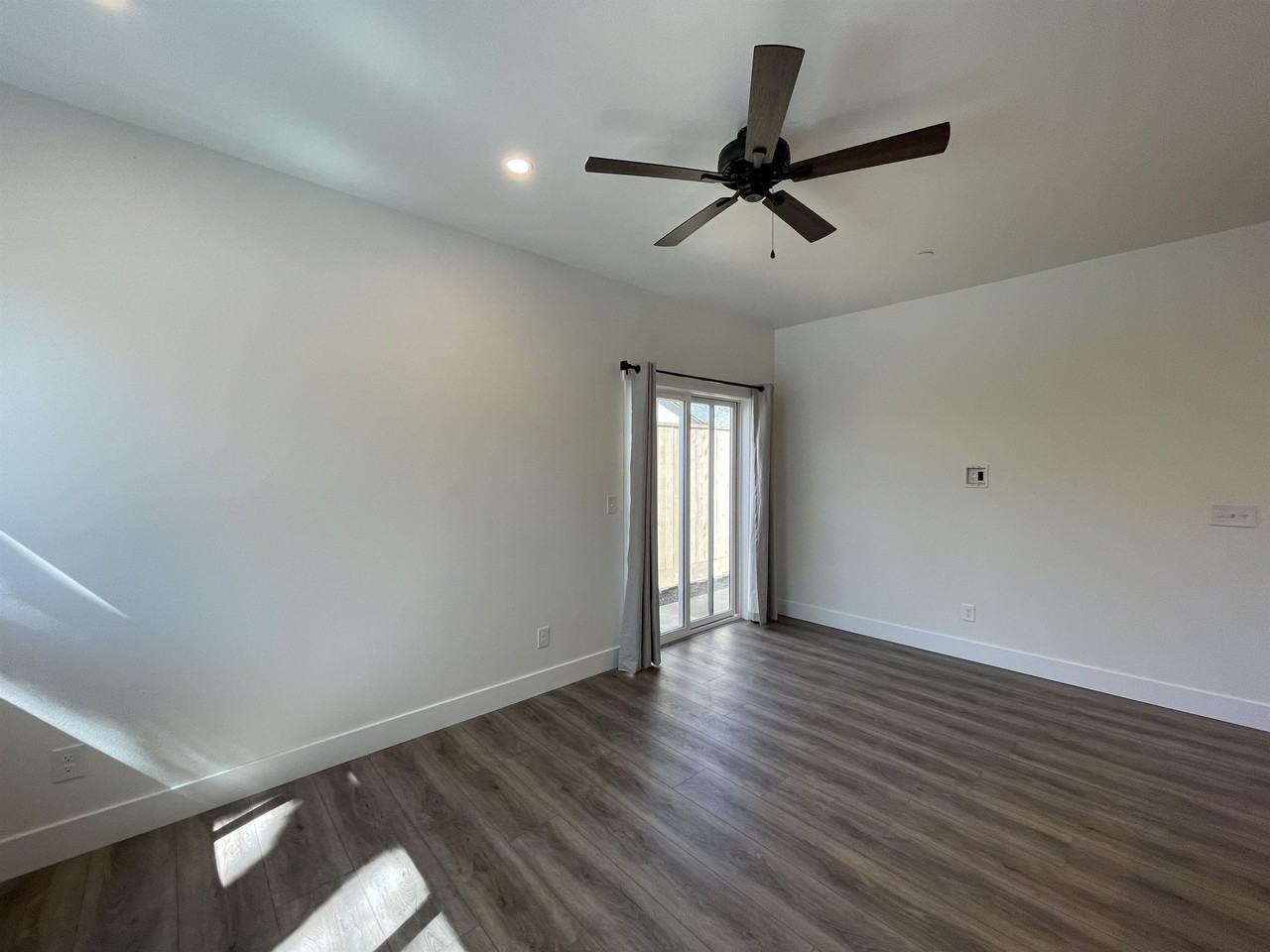 266 E 6th Ave #1 - Photo 4 of 12