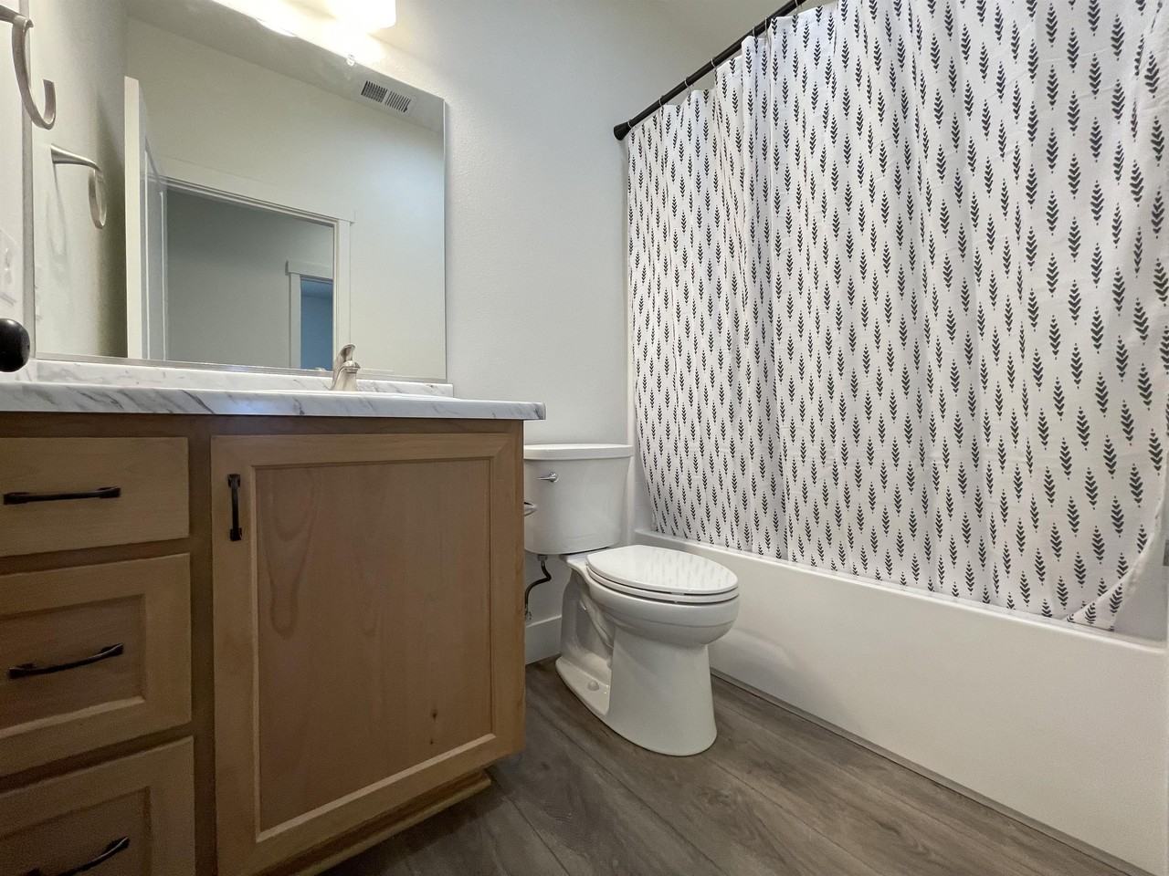 266 E 6th Ave #1 - Photo 5 of 12