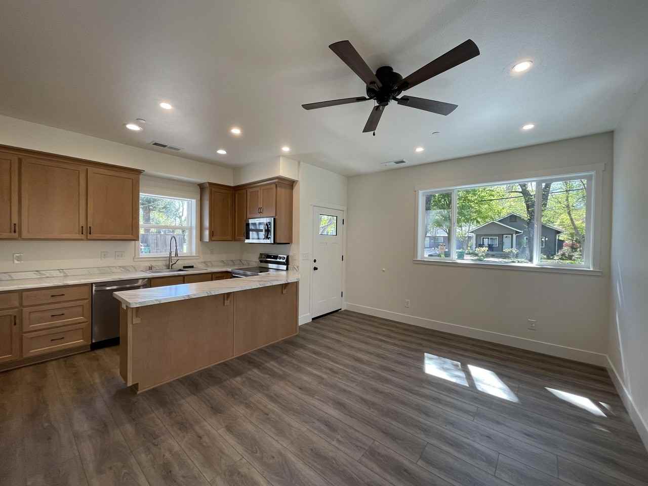 266 E 6th Ave #1 - Photo 5 of 12