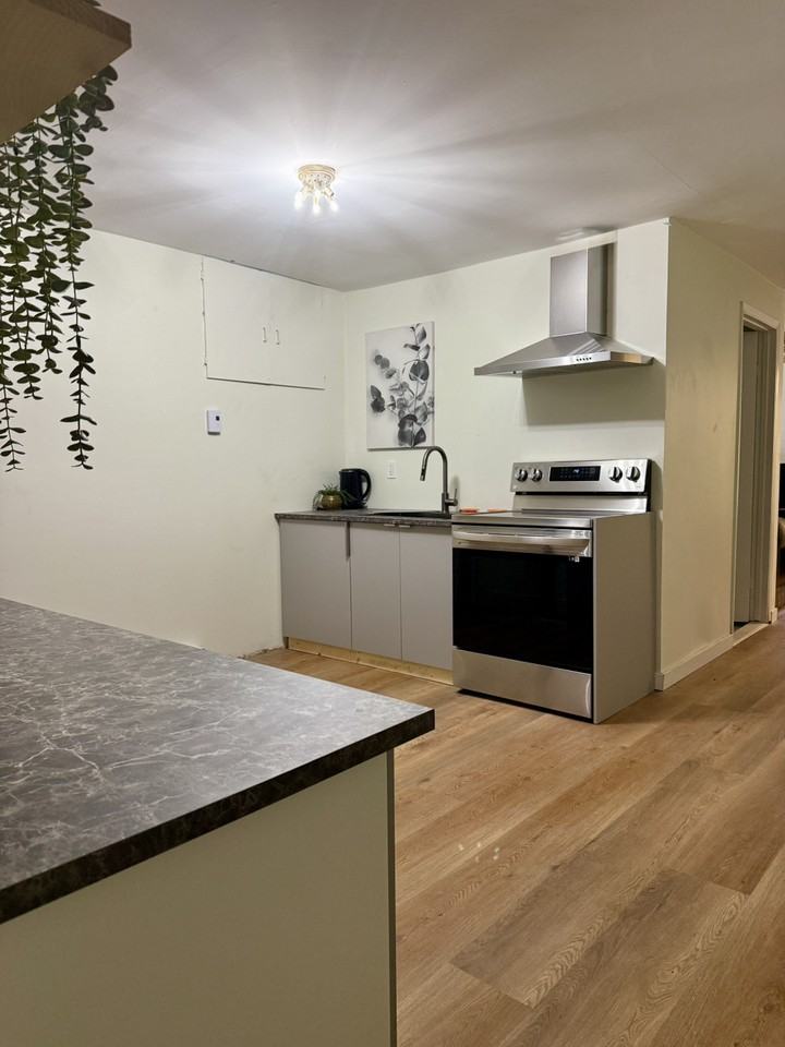 3798 St Andrews Ave - Photo 4 of 9