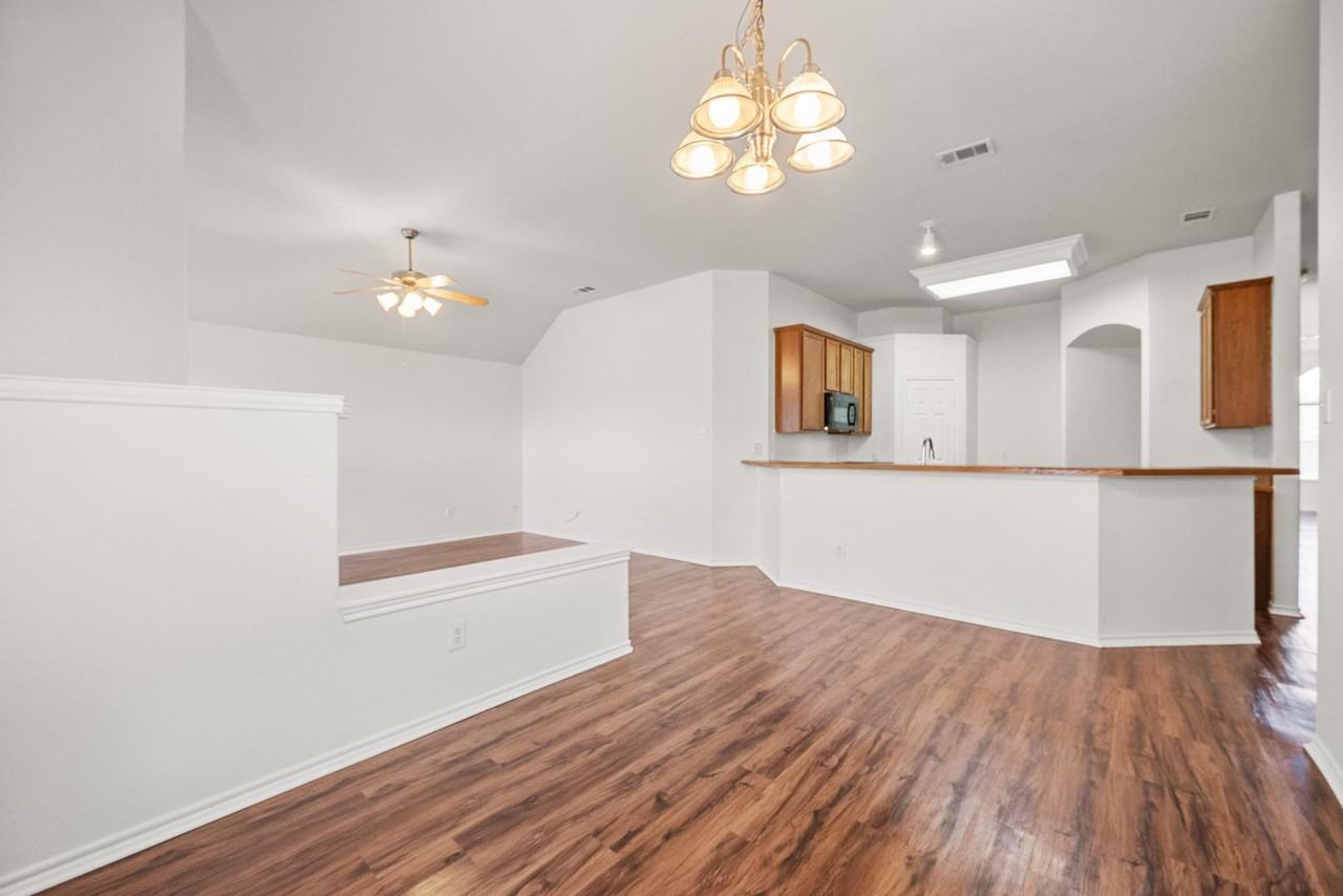 9880 Wyndbrook Dr - Photo 6 of 25