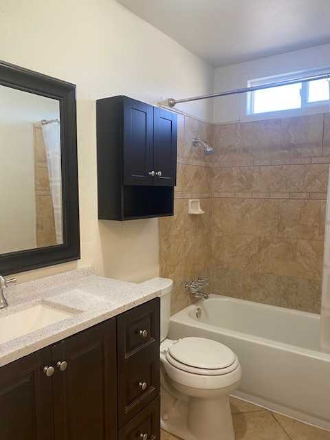 1934 Pinewood Way - Photo 3 of 14