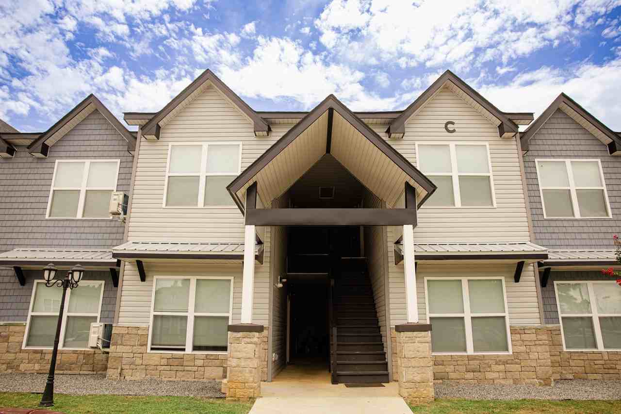 608 Hillcrest Pkwy #D103 - Photo 3 of 4