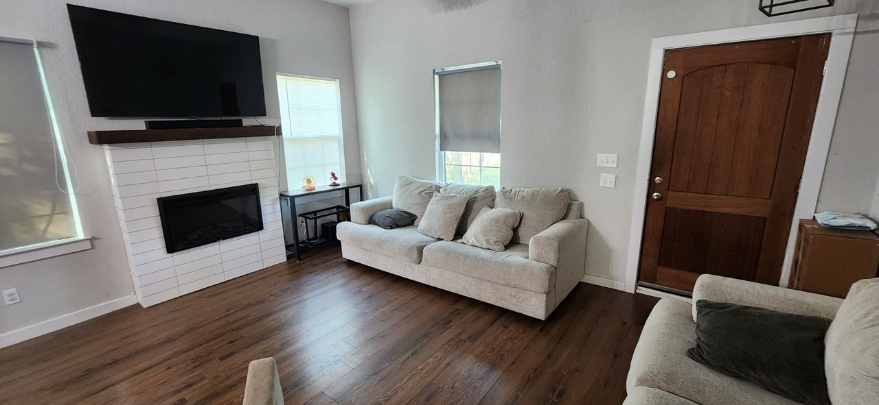 1005 3rd St - Photo 3 of 16