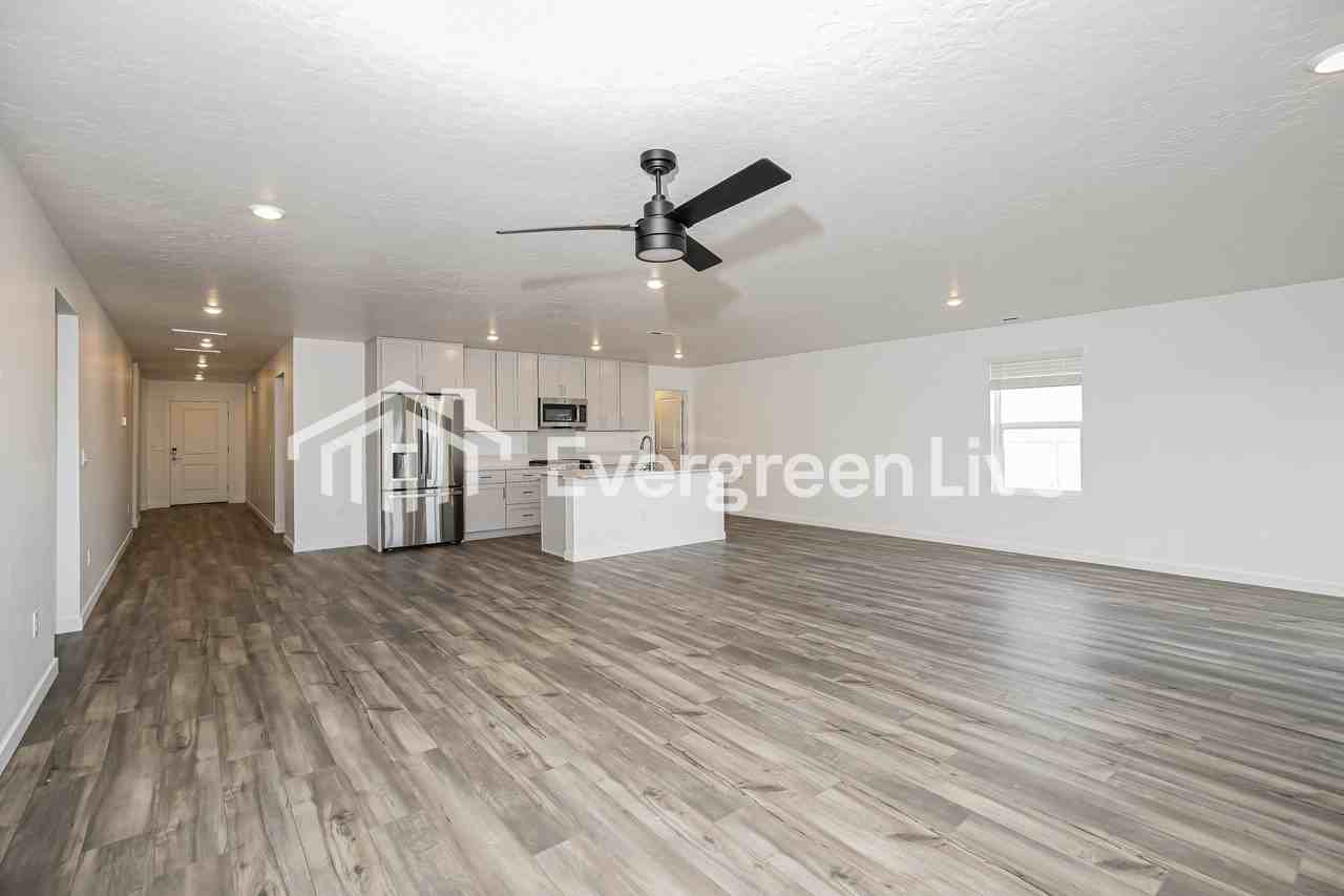 15206 Nimbus Way - Photo 3 of 16