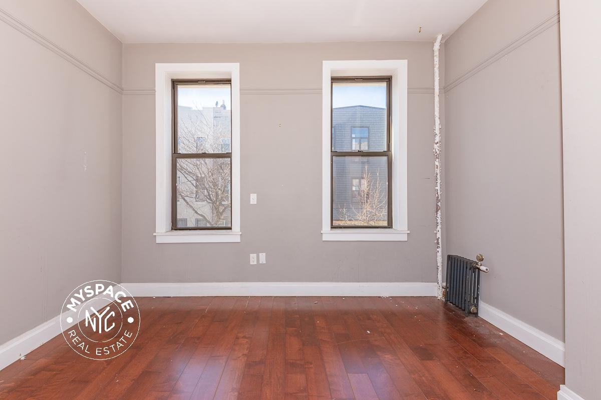 290 Harman St #2LF - Photo 2 of 7