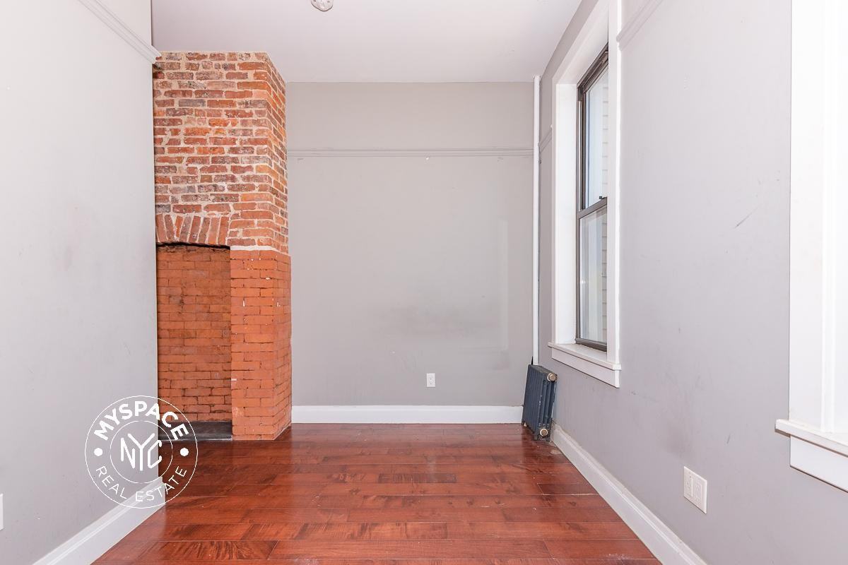 290 Harman St #2LF - Photo 5 of 7