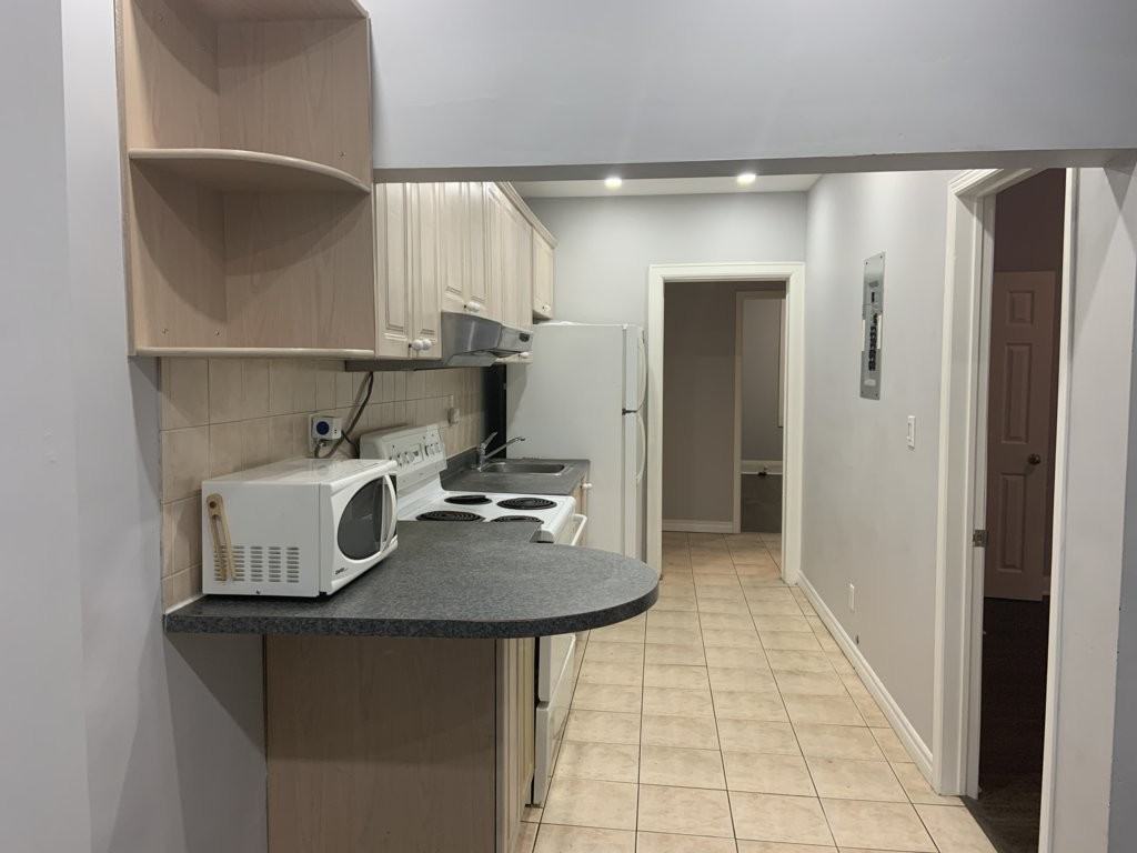 560 Bathurst St #101 - Photo 2 of 11