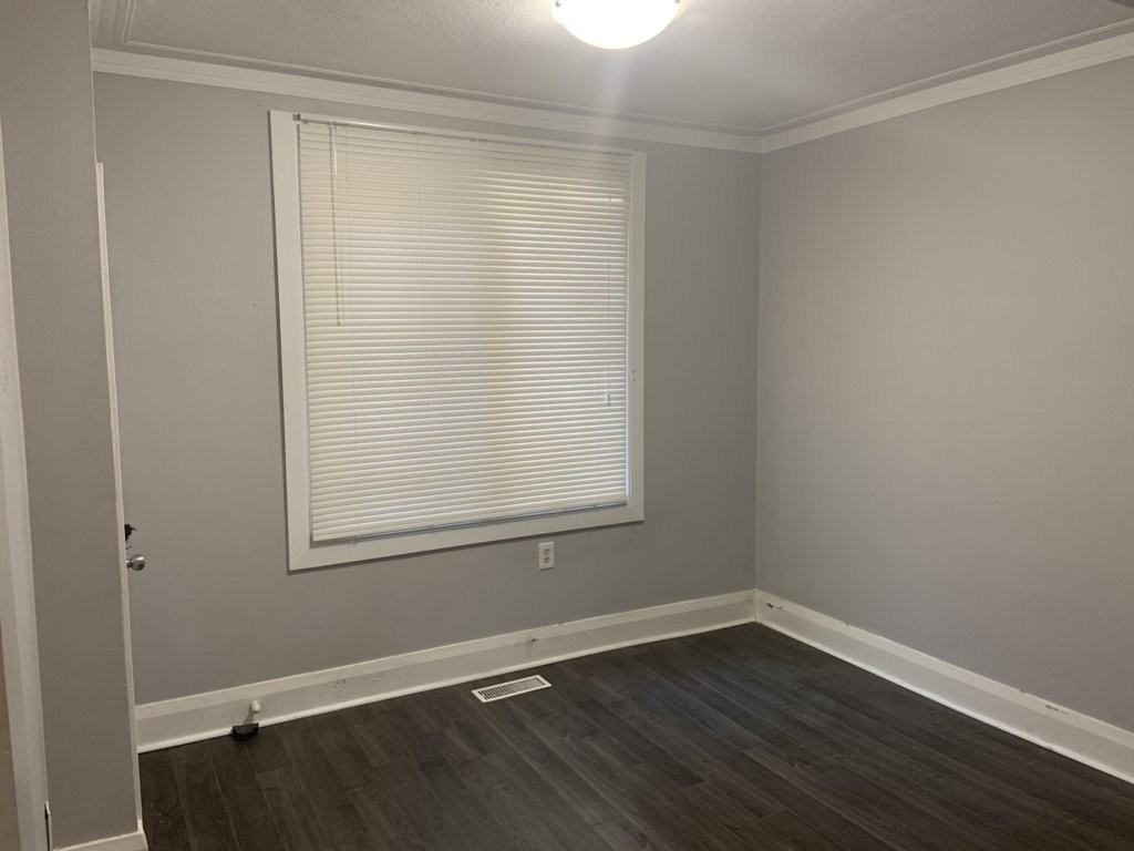 560 Bathurst St #101 - Photo 5 of 11