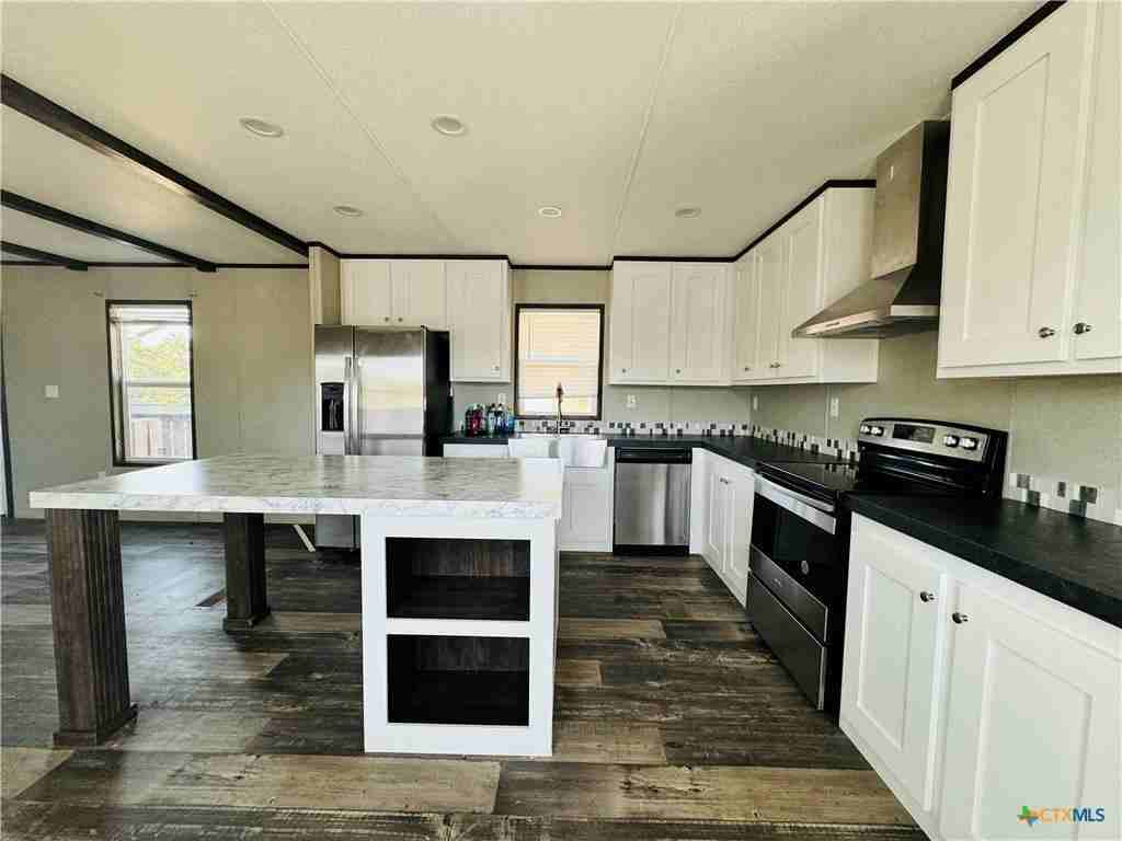 3037 Barr Ln - Photo 4 of 26