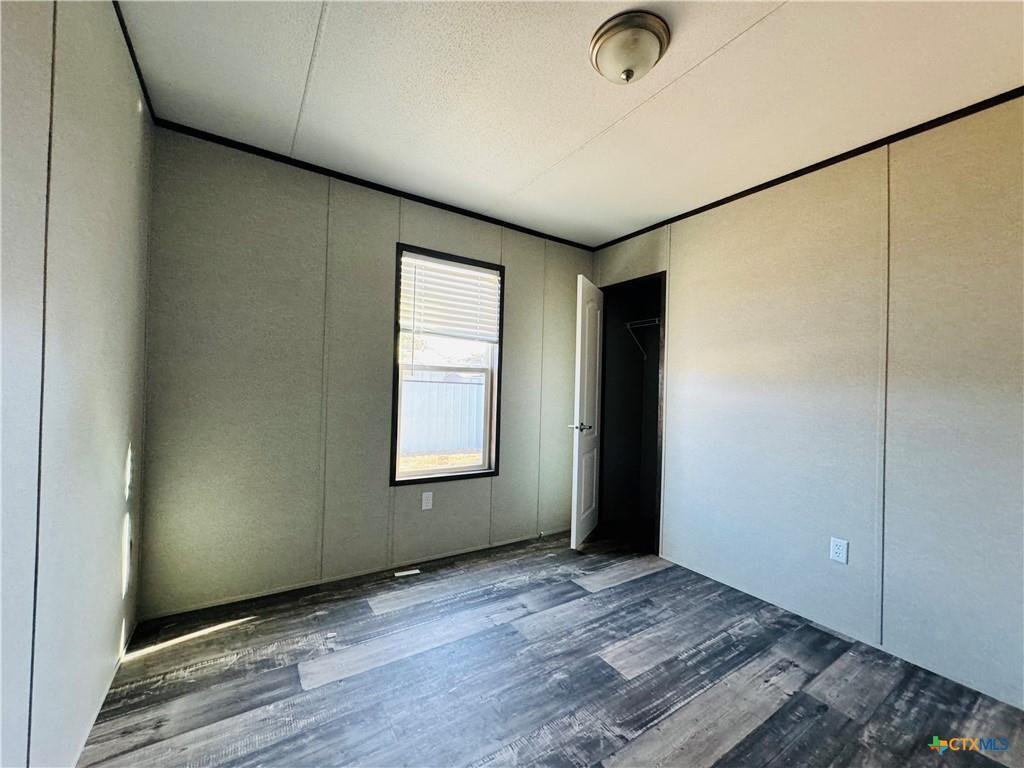 3037 Barr Ln - Photo 3 of 26