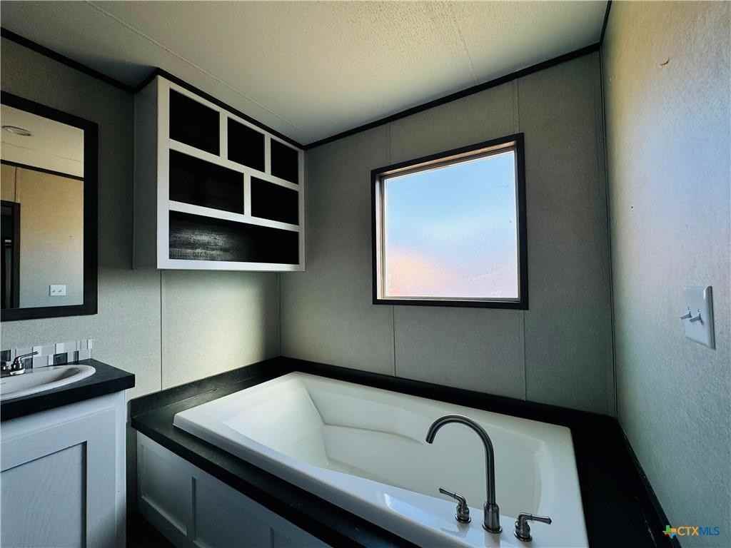 3037 Barr Ln - Photo 4 of 26