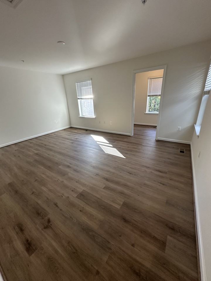 1113 Thomas Trl - Photo 4 of 16