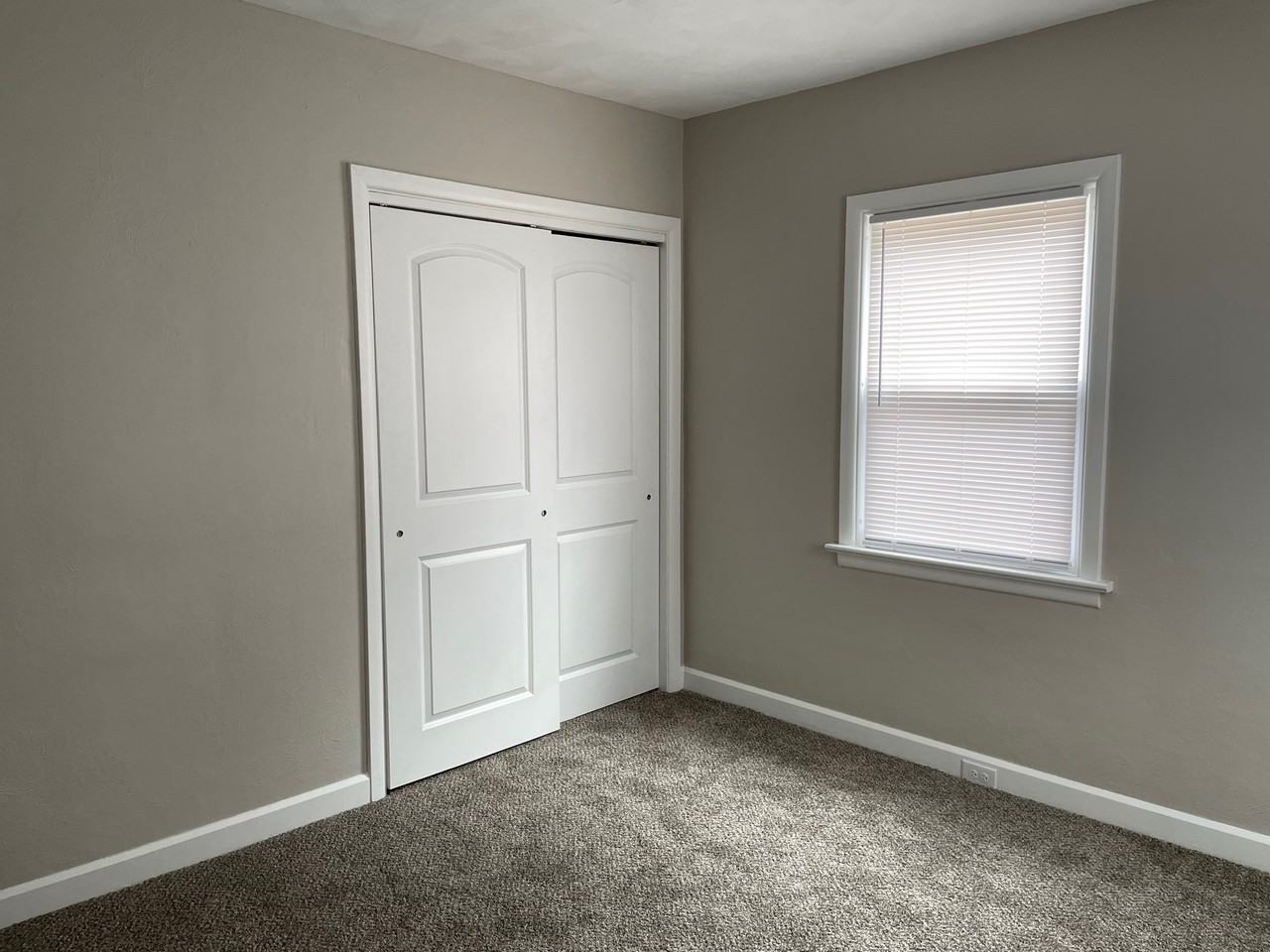 1066 Northview Dr - Photo 5 of 50
