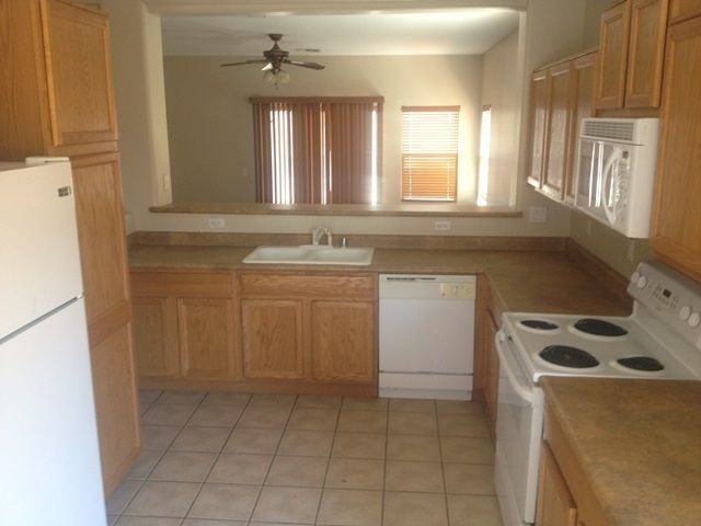 17190 W Desert Ln - Photo 5 of 12