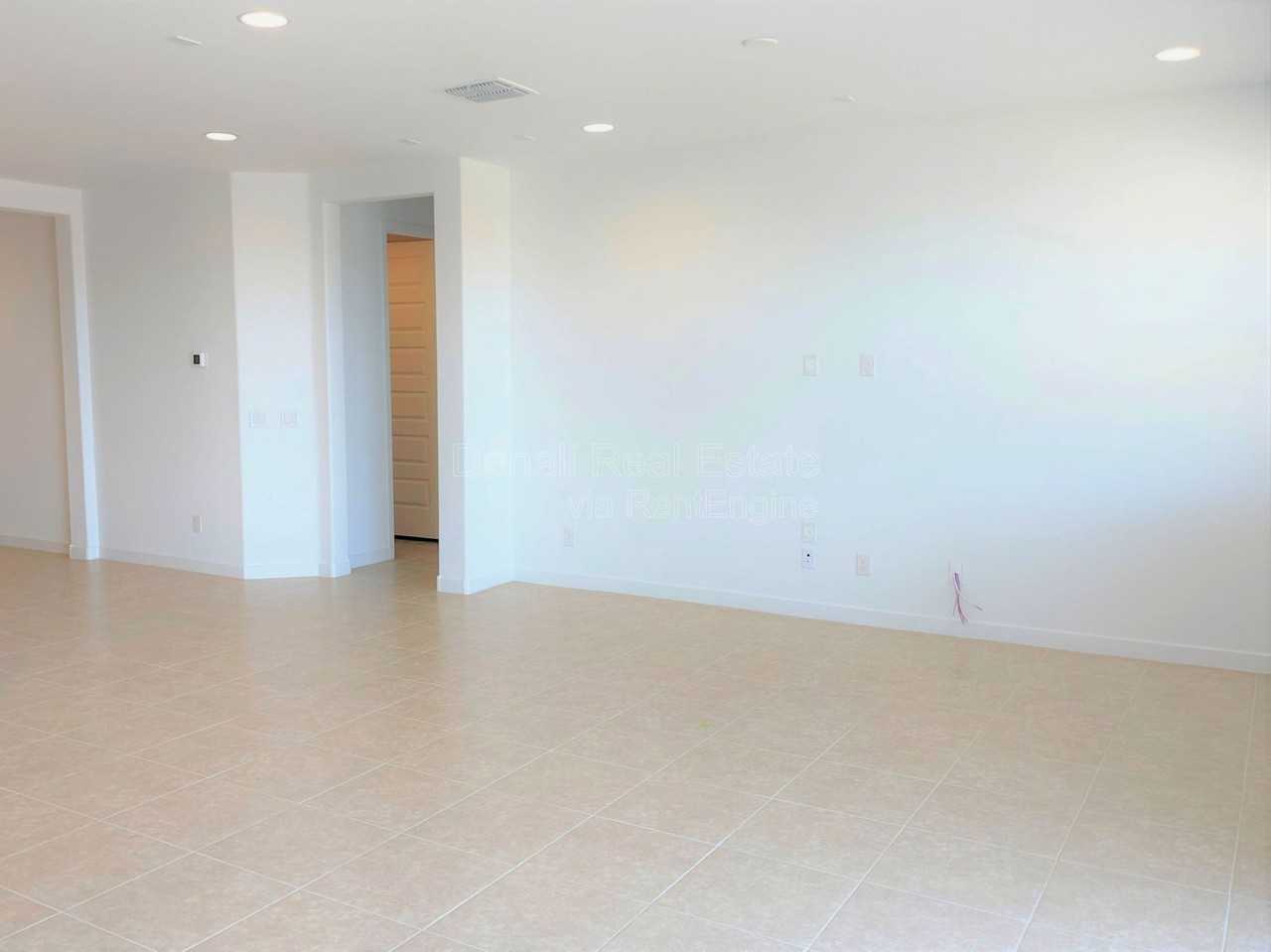 9426 W Devonshire Ave - Photo 4 of 23