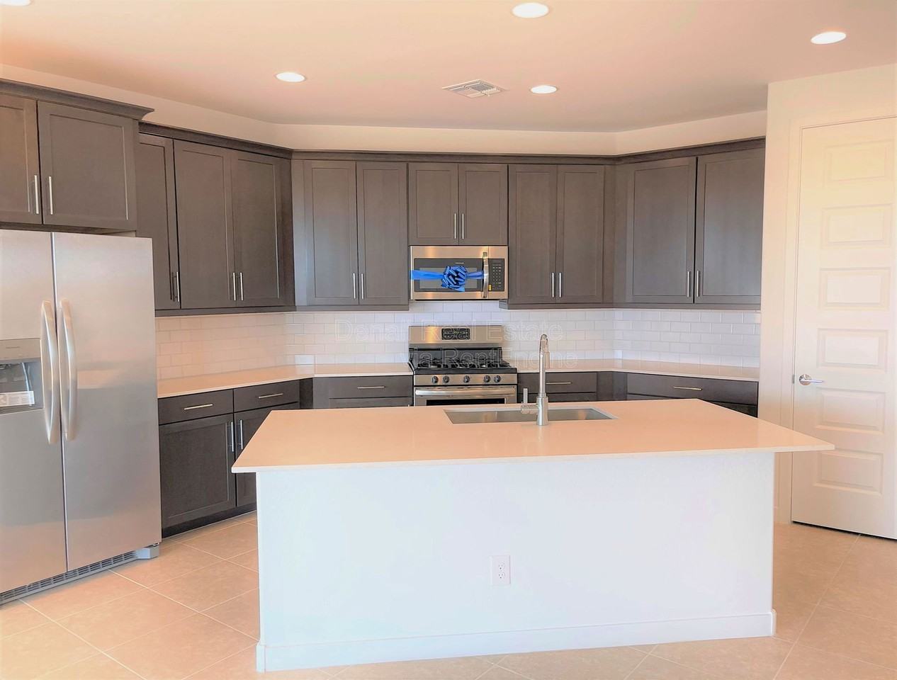 9426 W Devonshire Ave - Photo 5 of 23