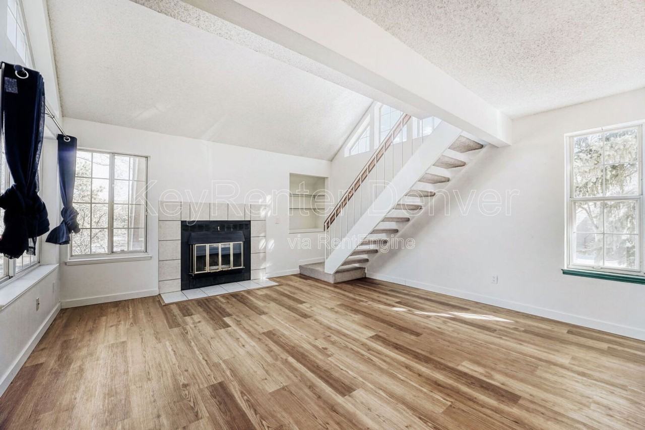 13704 E Lehigh Ave #B - Photo 4 of 18