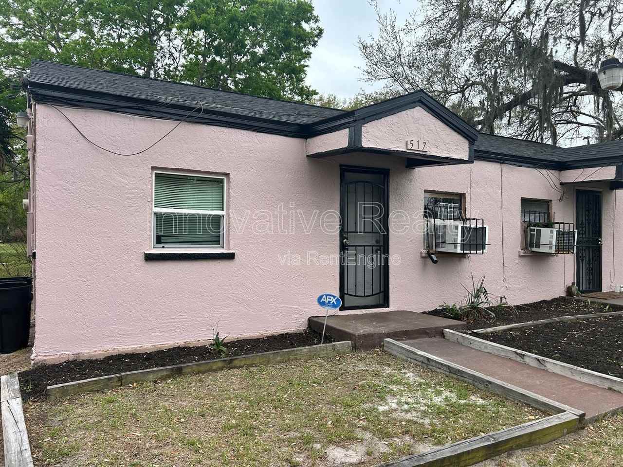 517 E 5th St #B - Photo 2 of 13