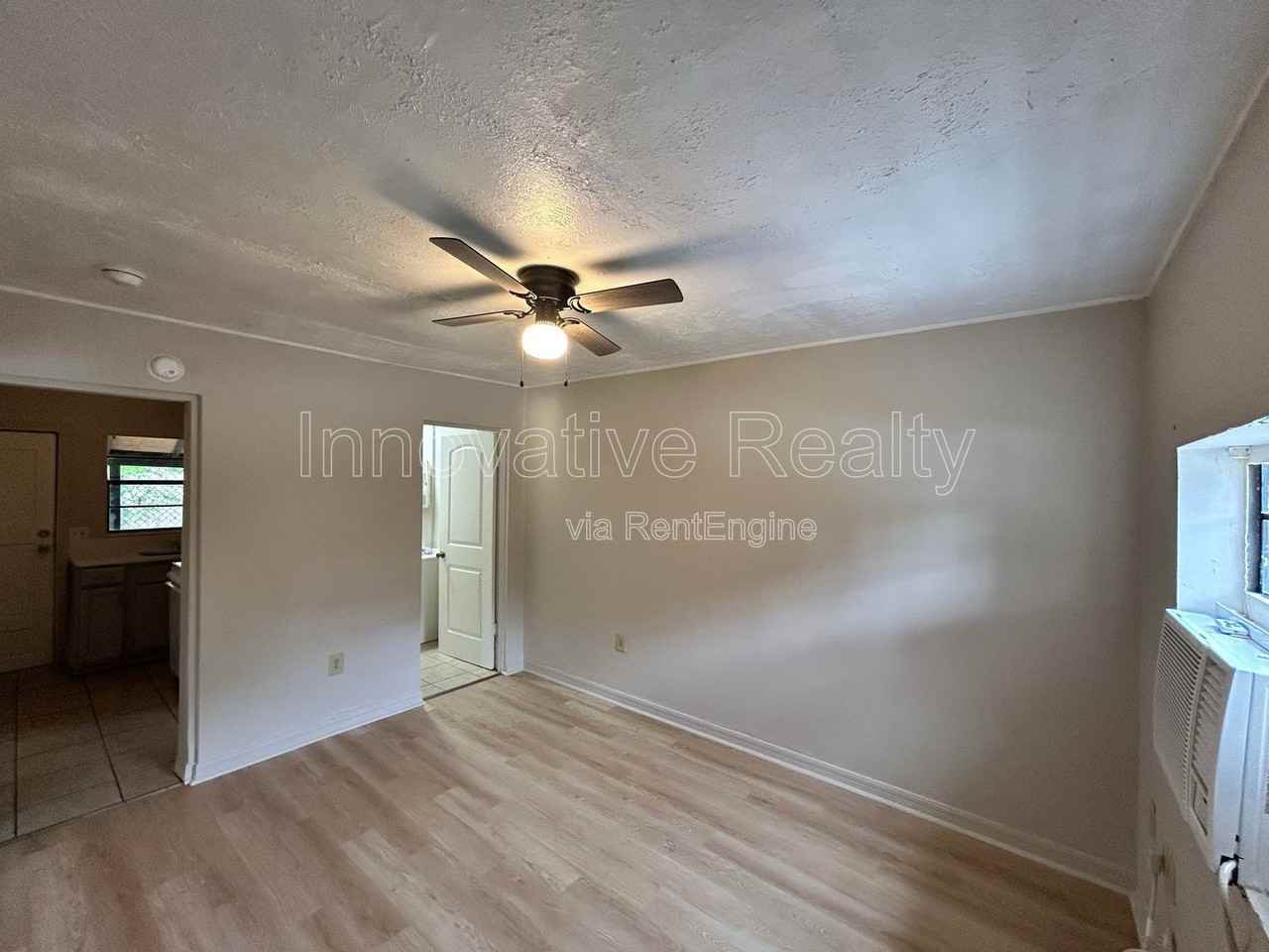 517 E 5th St #B - Photo 4 of 13