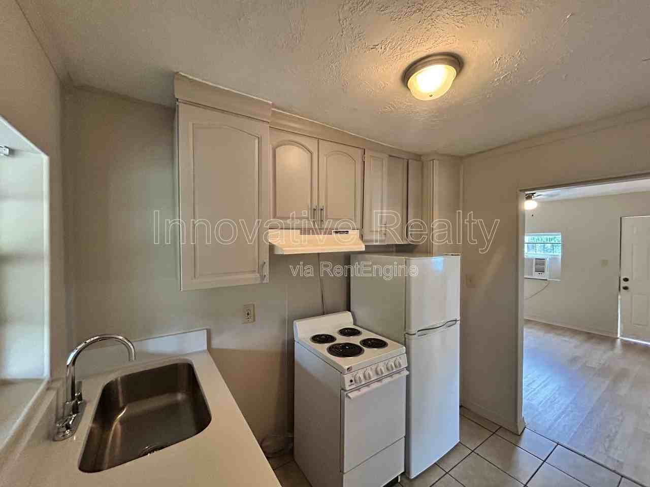 517 E 5th St #B - Photo 5 of 13