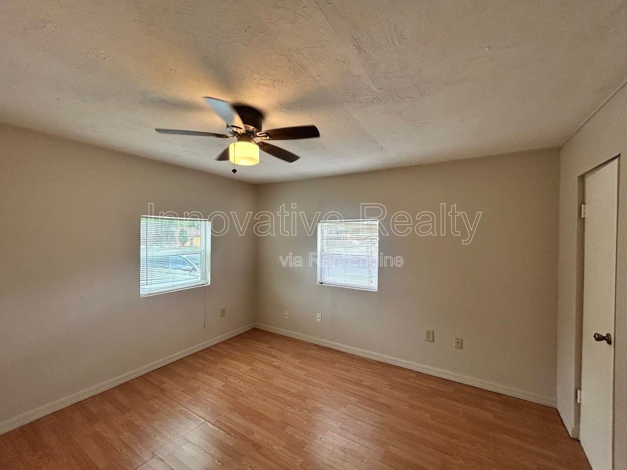 517 E 5th St #B - Photo 7 of 13