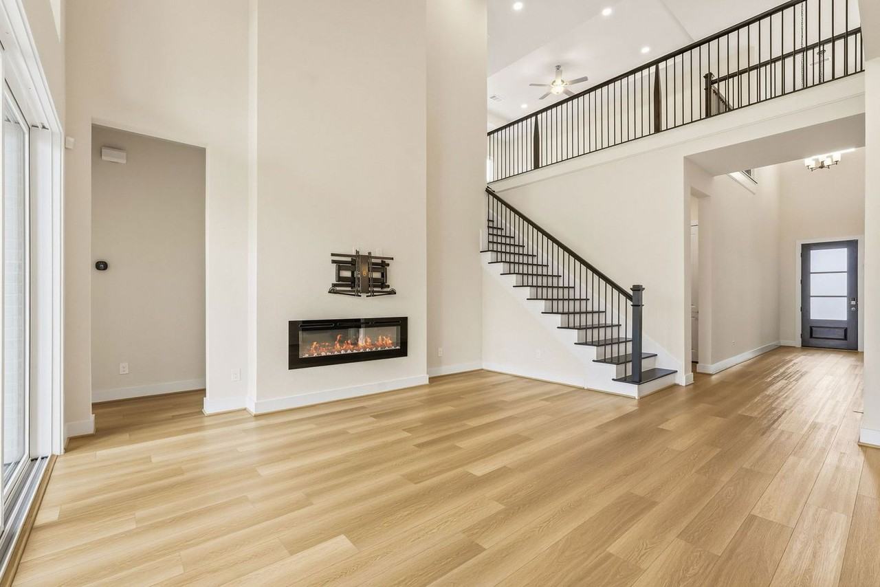 4615 Bridgewood Dr - Photo 4 of 26