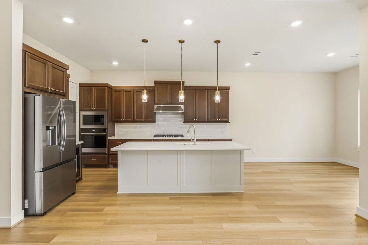 4615 Bridgewood Dr - Photo 7 of 26