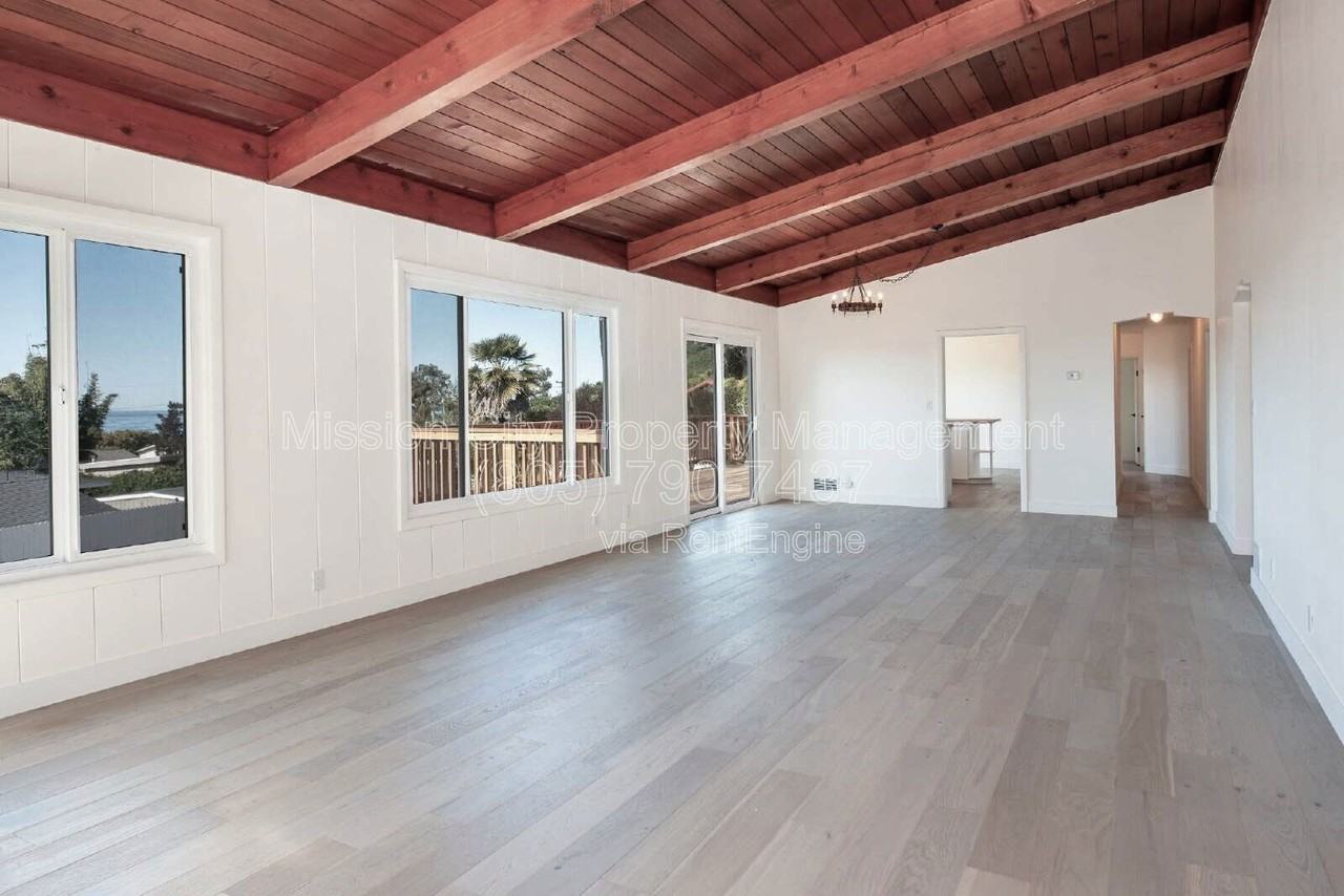 5533 Callejon Dr - Photo 3 of 19