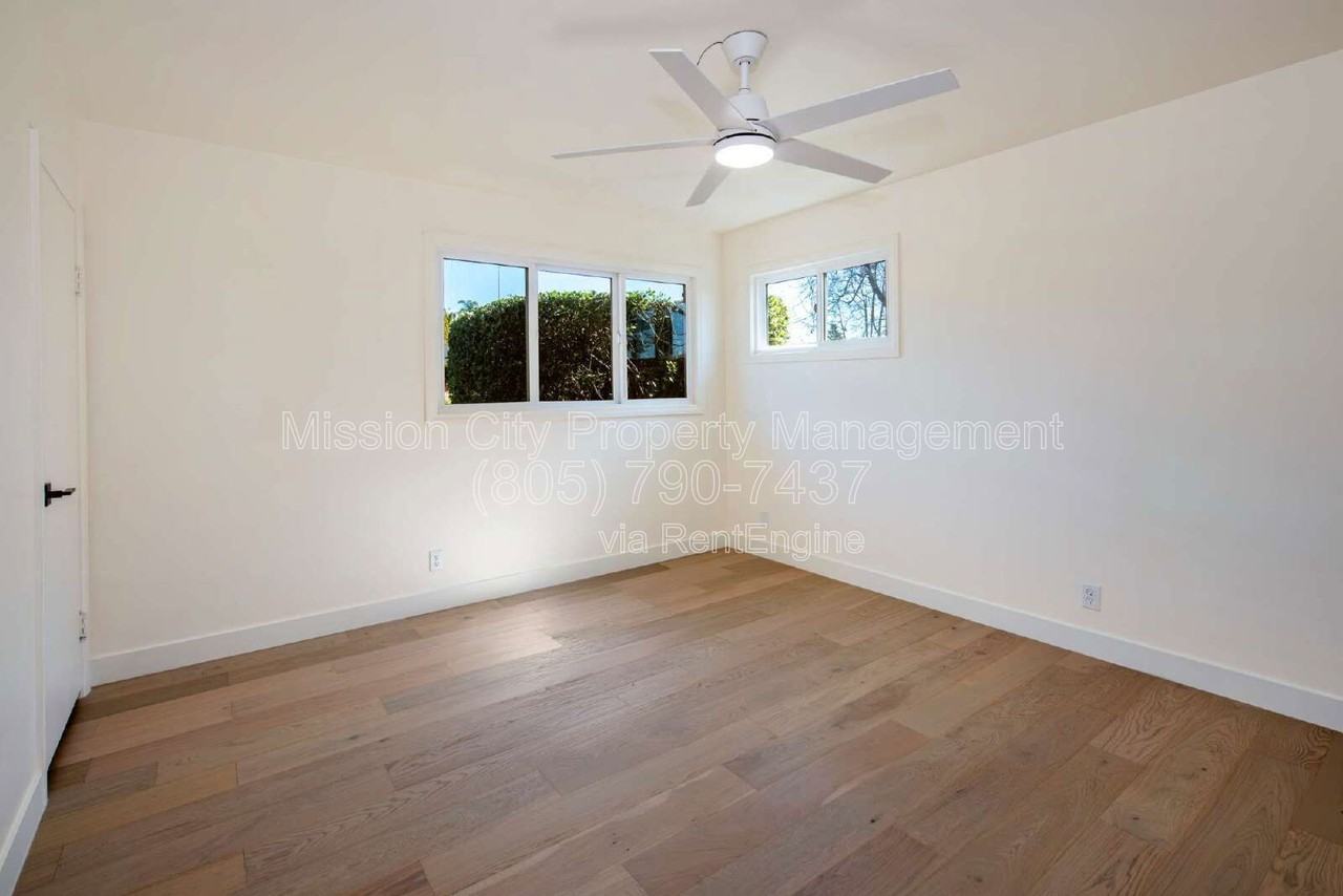 5533 Callejon Dr - Photo 6 of 19