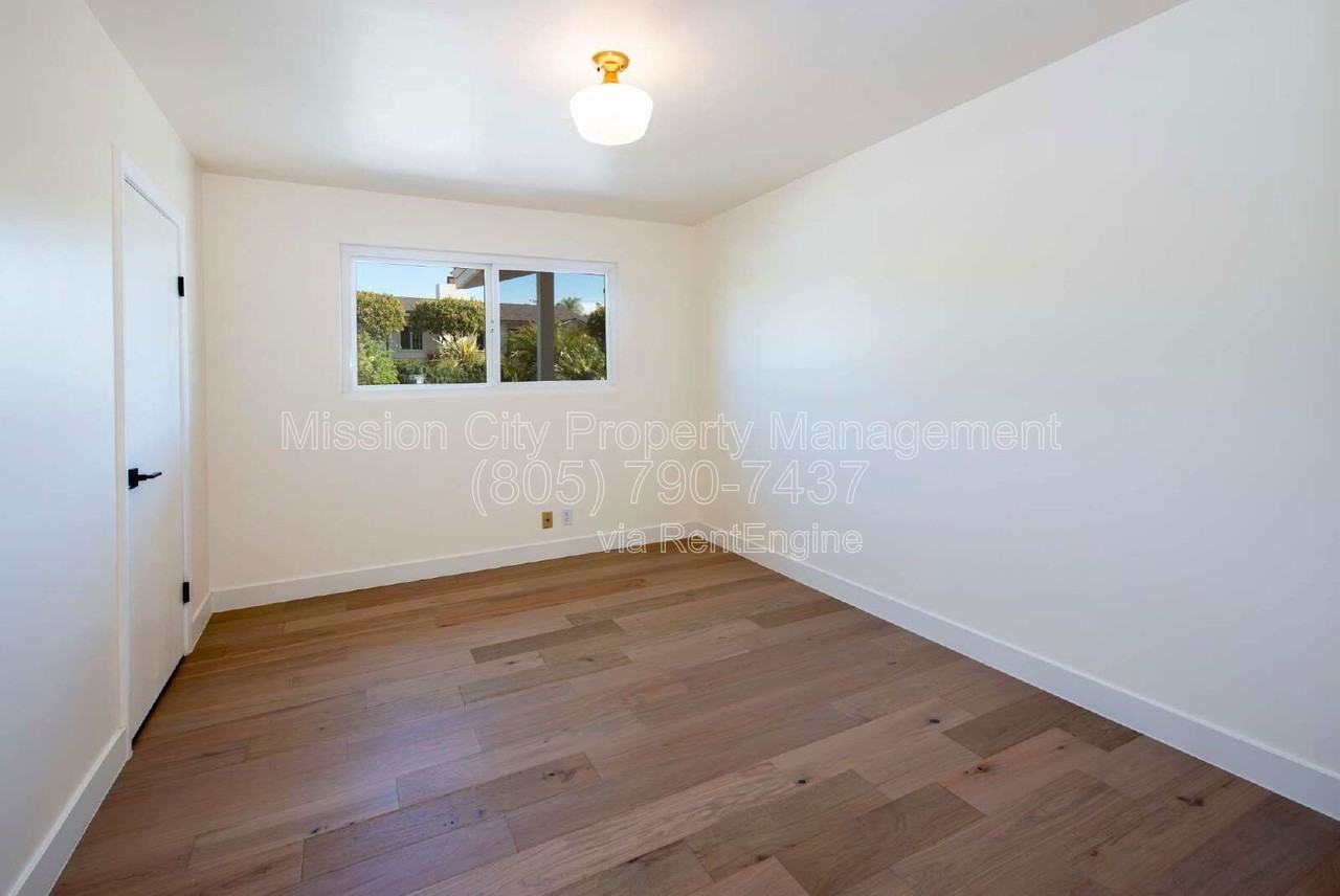 5533 Callejon Dr - Photo 7 of 19